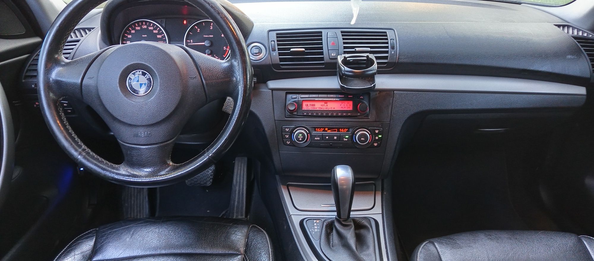 Продавам бмв е87 118д автоматик