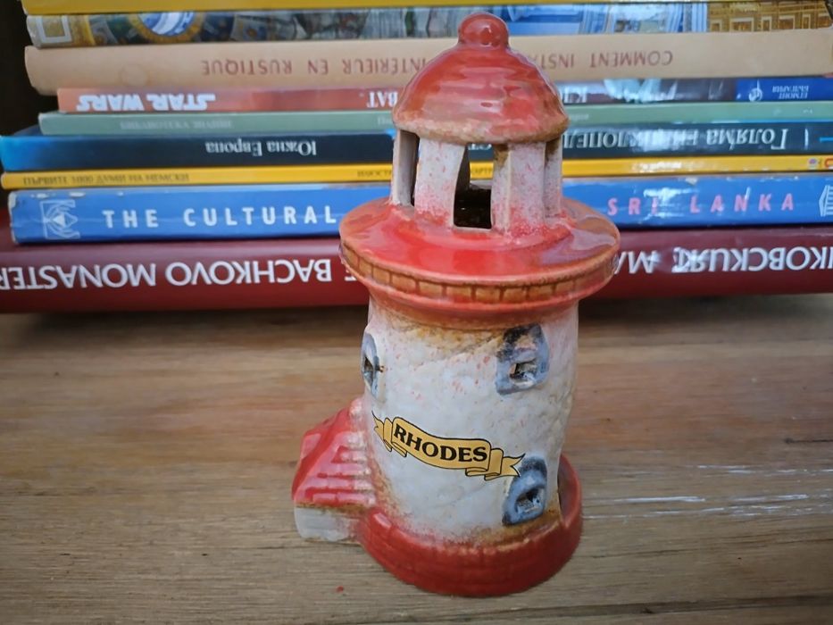 Керамичен свещник фар от остров  Радост