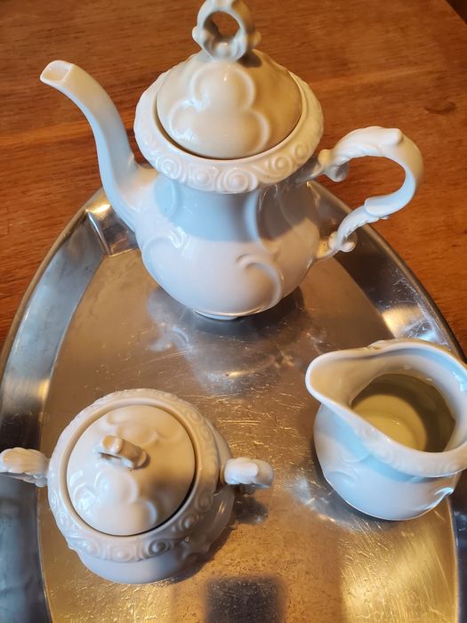 Set porțelan alb pentru cafea