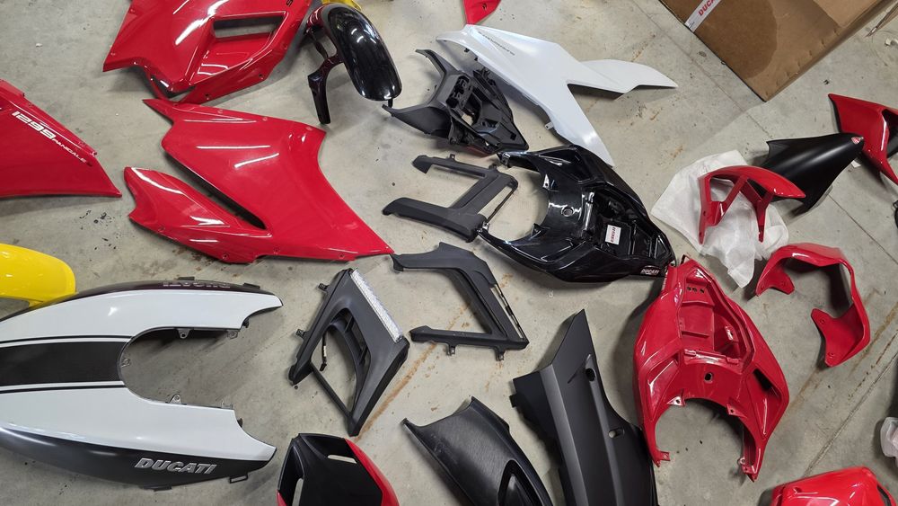 Radiator apa ulei Ducati Panigale 1199 V4  Diavel  Monster Multistrada
