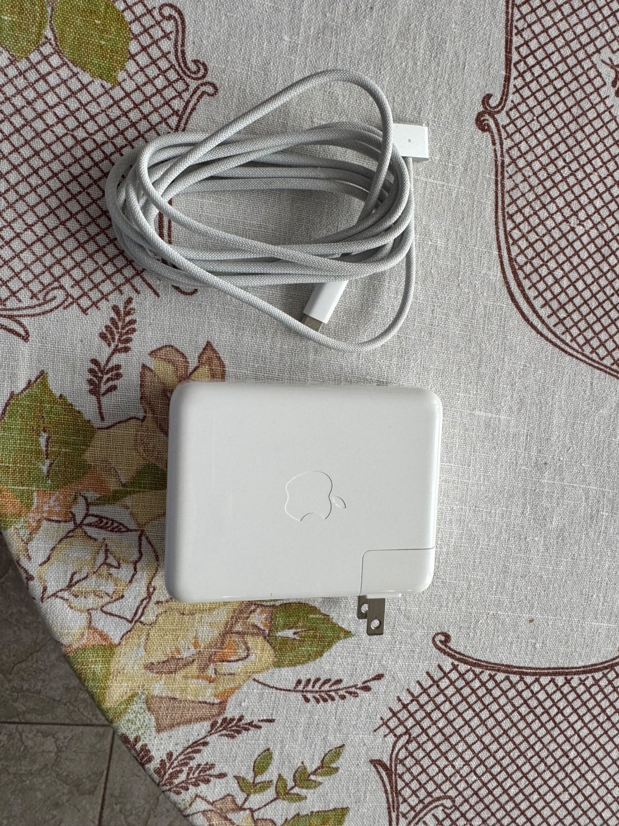 MacBook Pro M2 16"
