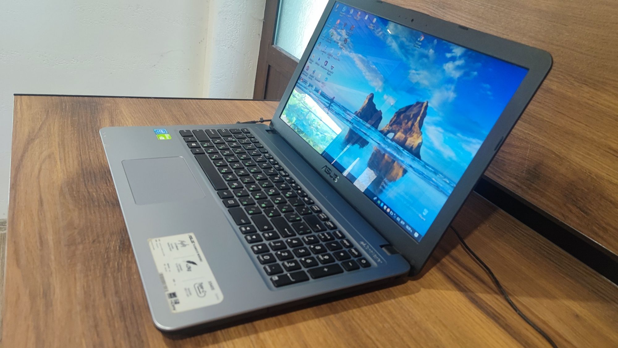Лаптоп ASUS X540S
