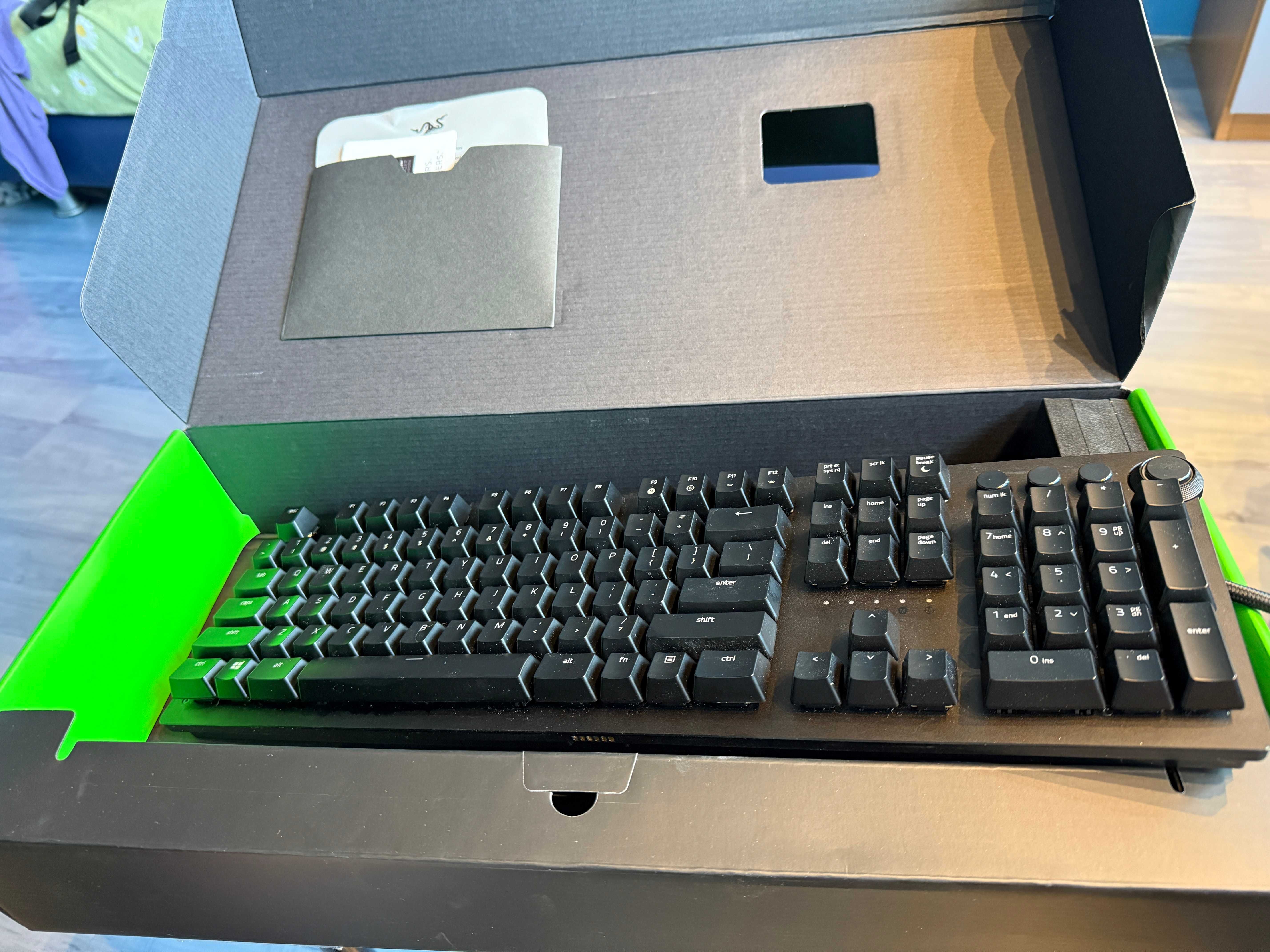Повредена Razer Huntsman Elite