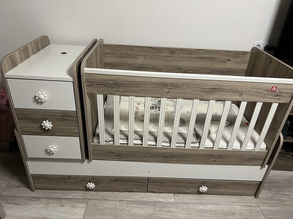 Бебешка кошара в отлично състояние