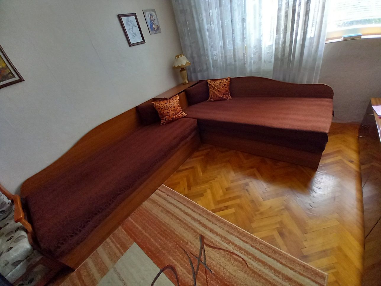 Единични легла с матраци
