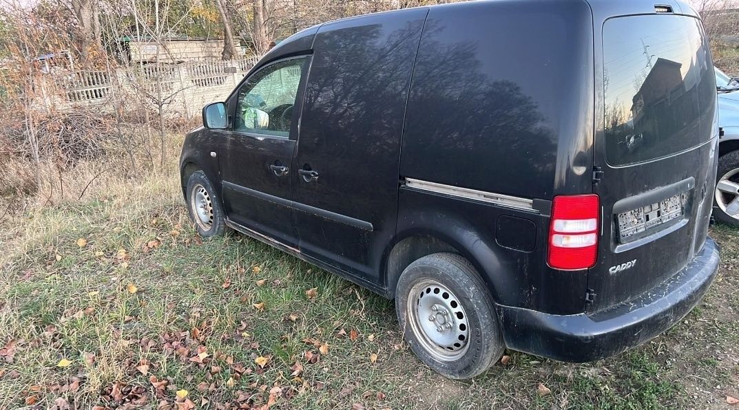 Vw caddy an 2011 motor 1.6 diesel cutie automata dsg . Adusa in 2024 d