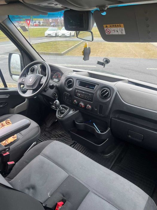 Vând Renault Master