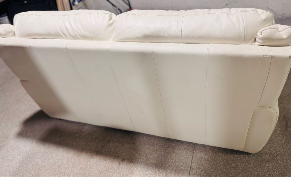 Двуместен диван от естествена кожа