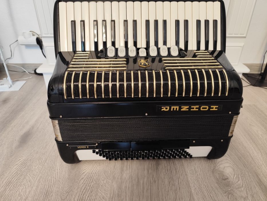 Vând Acordeon Hohner Verdi 2