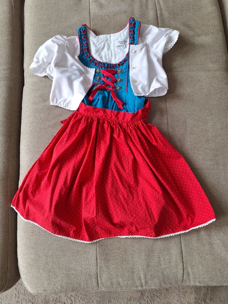 Vând Dirndl mărimea 116