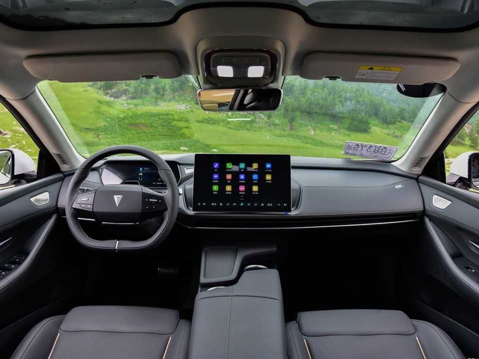 Электромобиль Changan Shenlan SL03