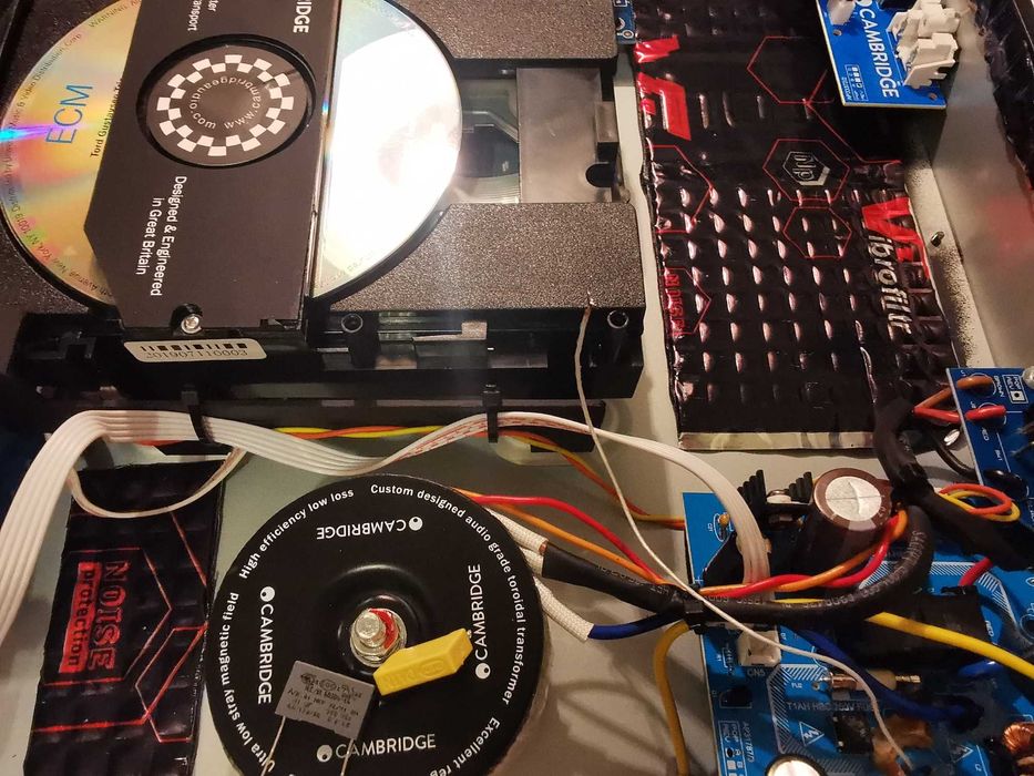 Cambridge Audio CXC cu upgrade - Elna Silmic, Epcos, Panasonic