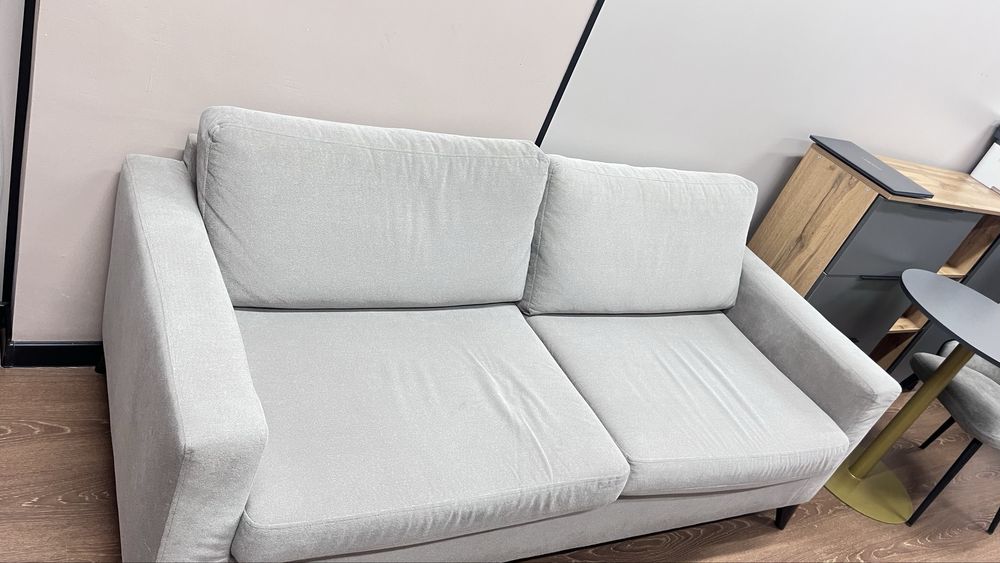 Продам двухместный диван в отличном состоянии, серый цвет