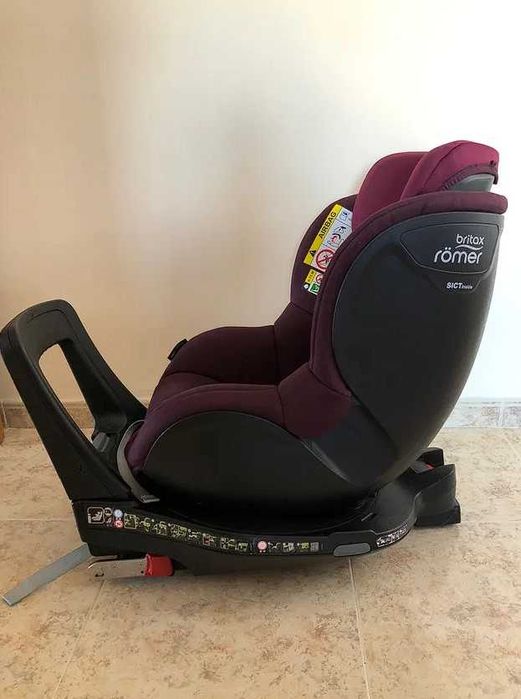 Scaun auto rotativ copii Britax Römer Dualfix Pro M, 61-105 cm, rosu