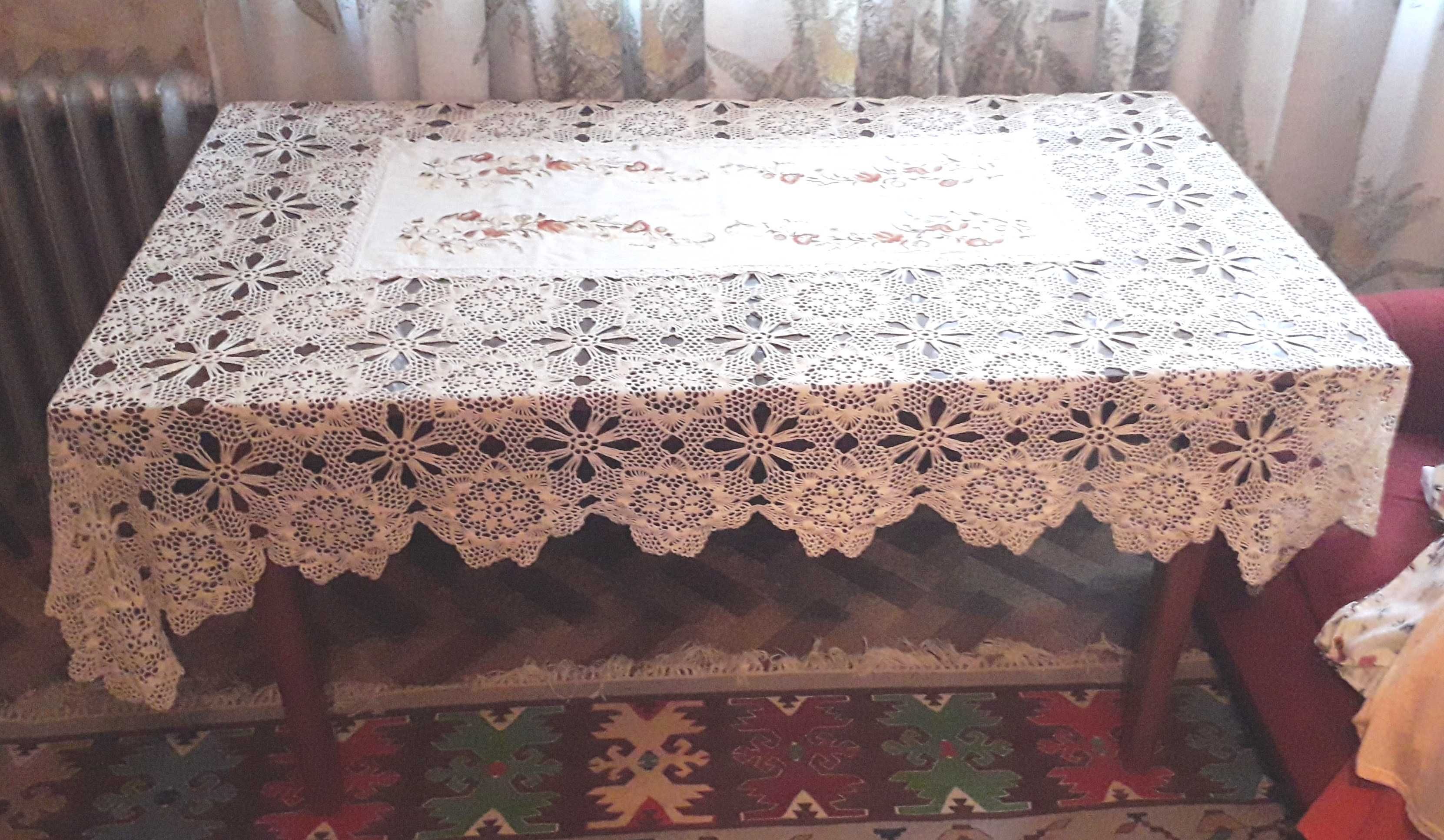 Полирана разтегателна холна маса