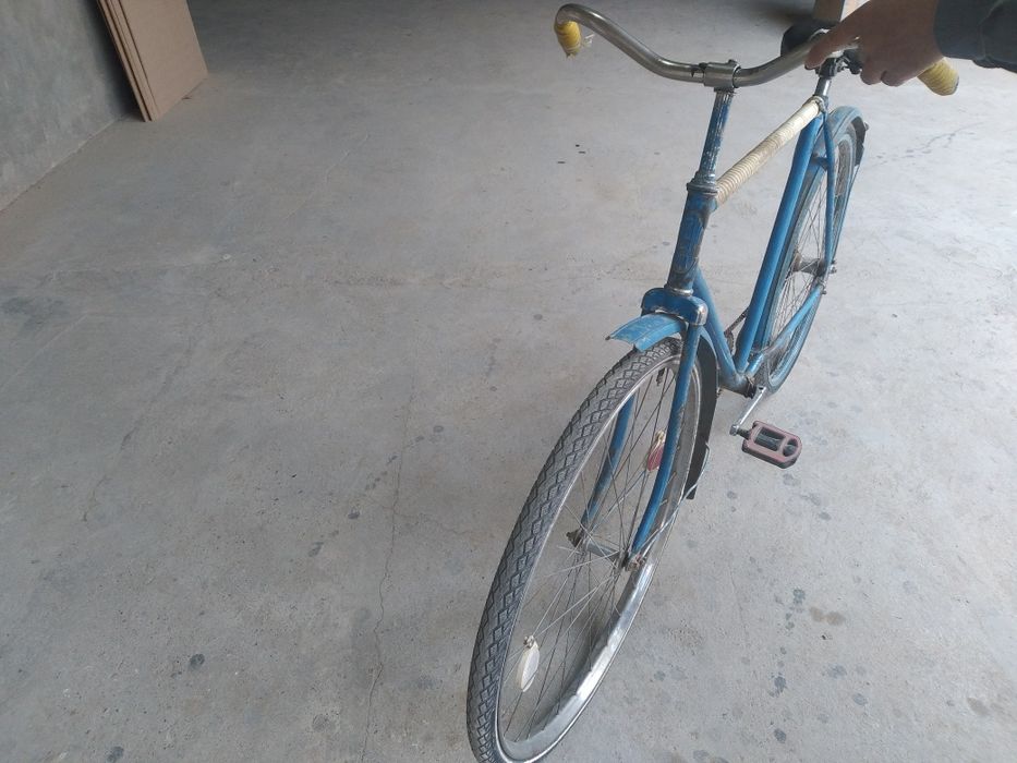 Rasiskiy 28 sotiladi holati yahshi narhi 800 min kelishamiz