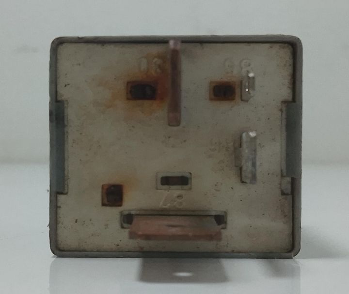 Releu  103  357911253 Volkswagen VW Golf a 4-a generatie seria