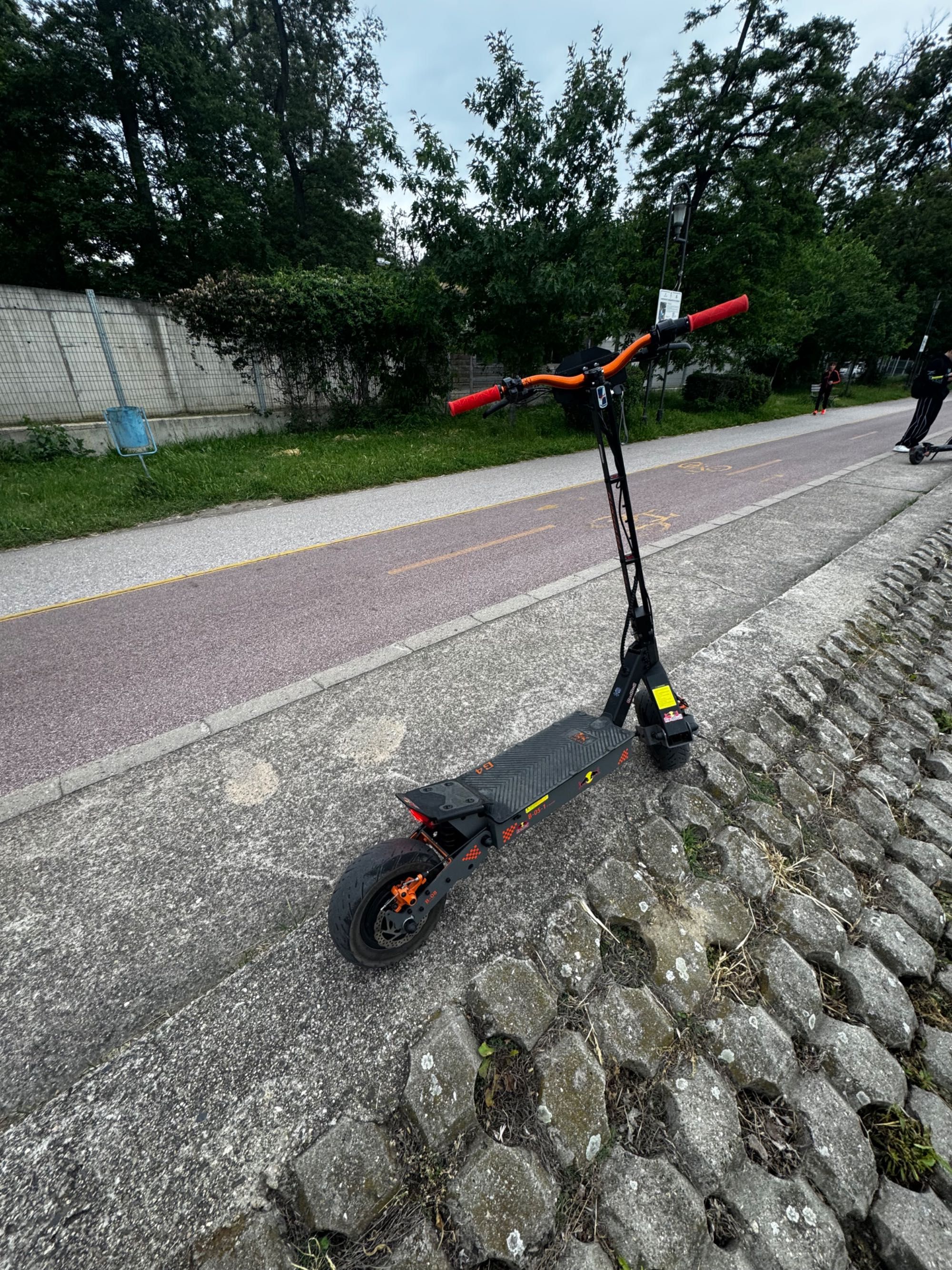 Тротинетка Kukirin G4