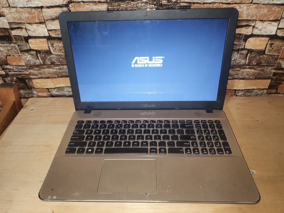 Vând laptop Asus