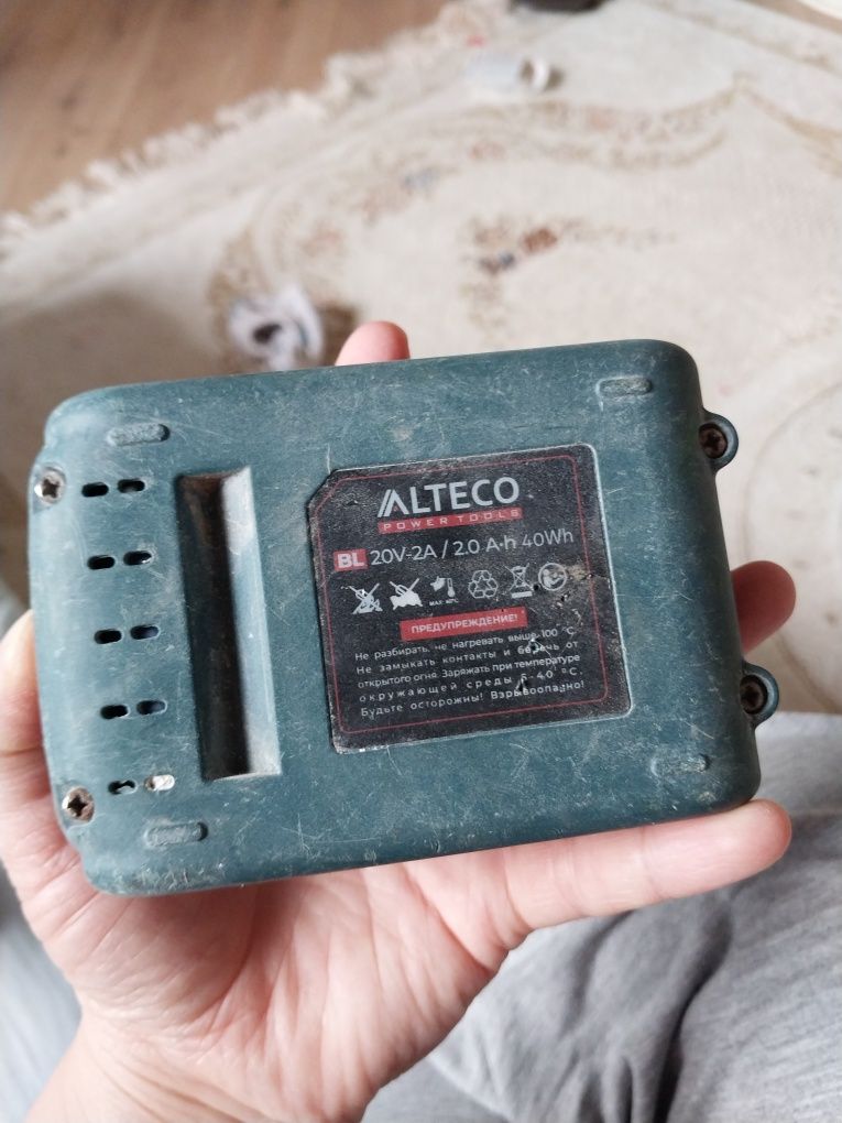 Зарядное устройство Alteco