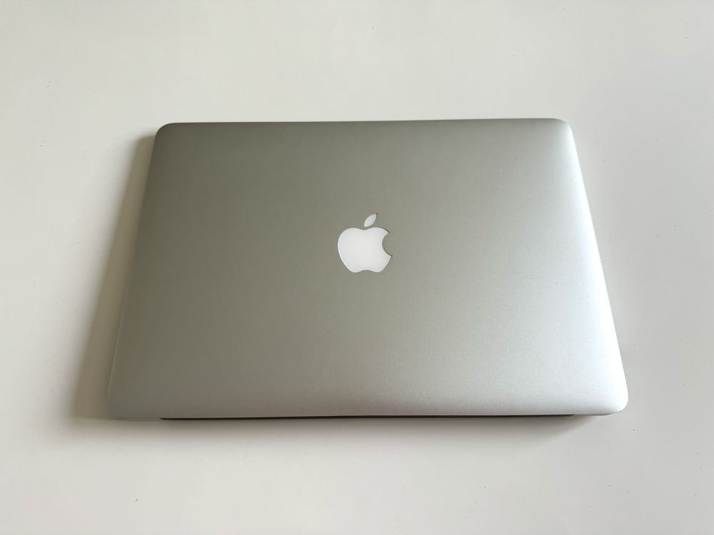 Macbook Air 13 2017, I5, 8 GB Ram, 128 ssd, Impecabil.