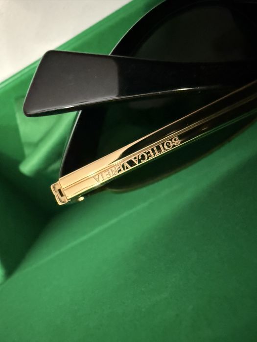 Vand ochelari de soare ovali, Bottega Veneta