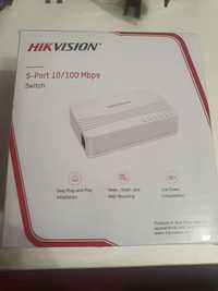 Коммутатор Hikvision DS-3E0105D-E – устройство с 5 портами RJ5 10/100