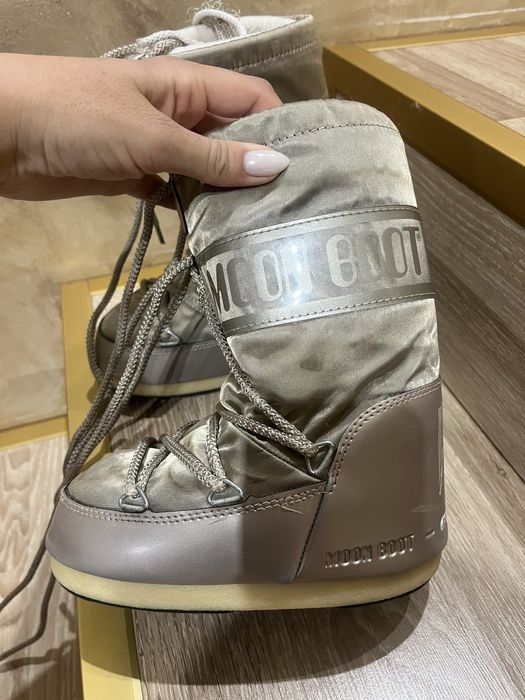 Ботуши ,, Moon Boot”