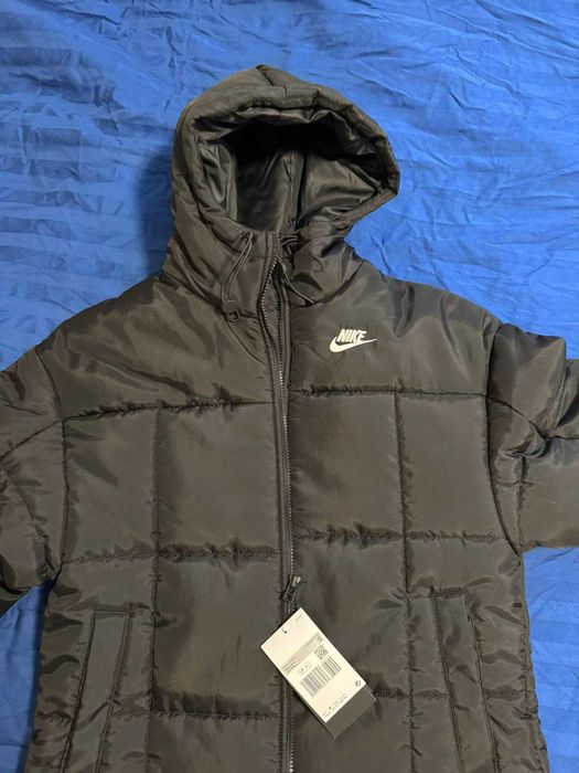 Яке Nike ново XS