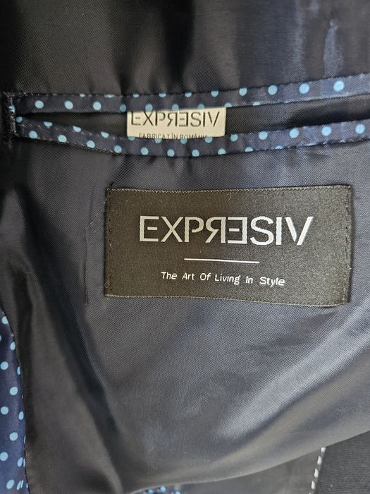 Vand costum , Expresiv