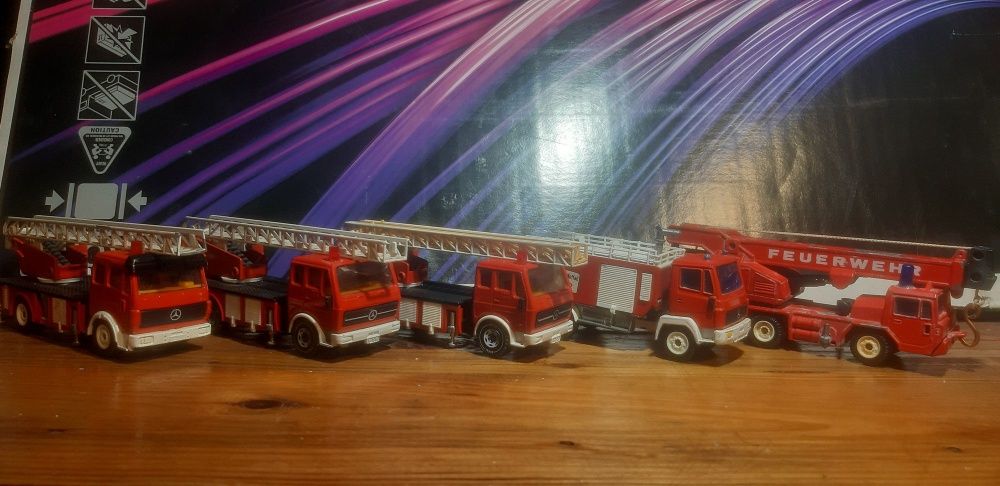 Метални пожарни .