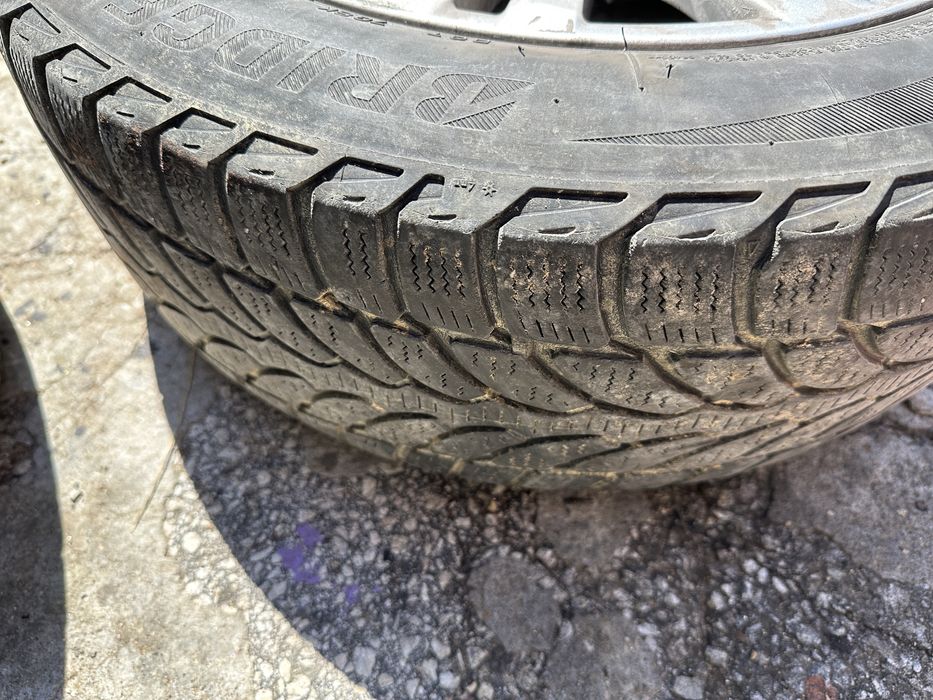 4 гуми Bridgestone Blizzak LM32 205/55/R16 всесезонни