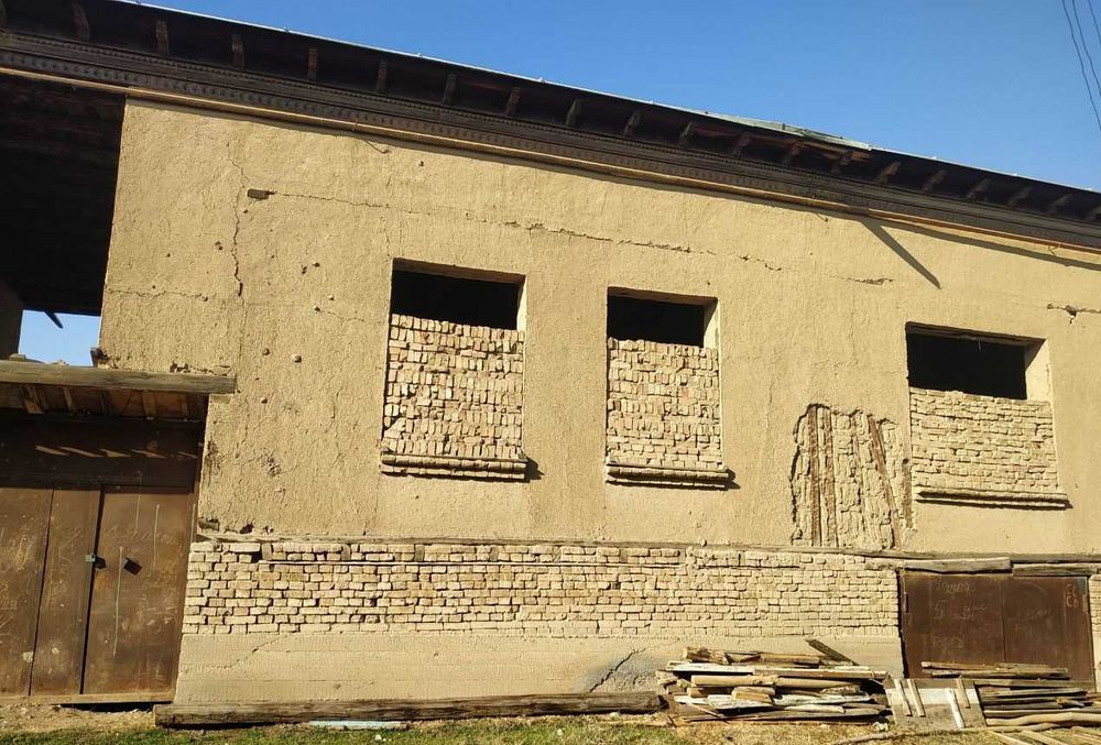 Uy sotiladi 8 sotix Keles Generalda