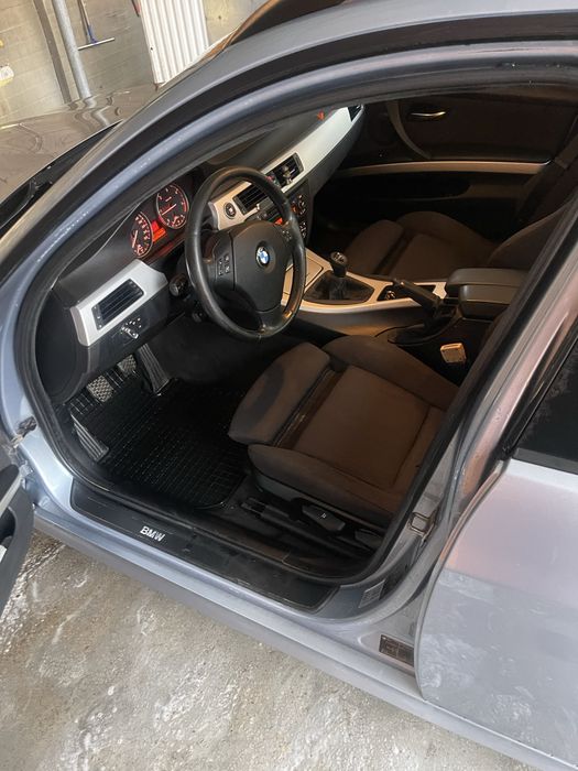 Schimb cu Platforms auto,dau diferenta/Bmw 320/177Cp/Euro 5/2009