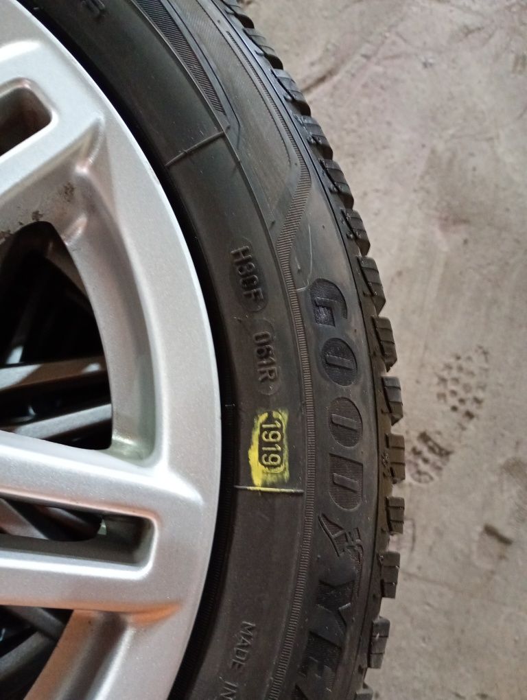 AUDI оригинални джанти със зимни гуми 205/55/16 7J ET42 5x112 цо56,6