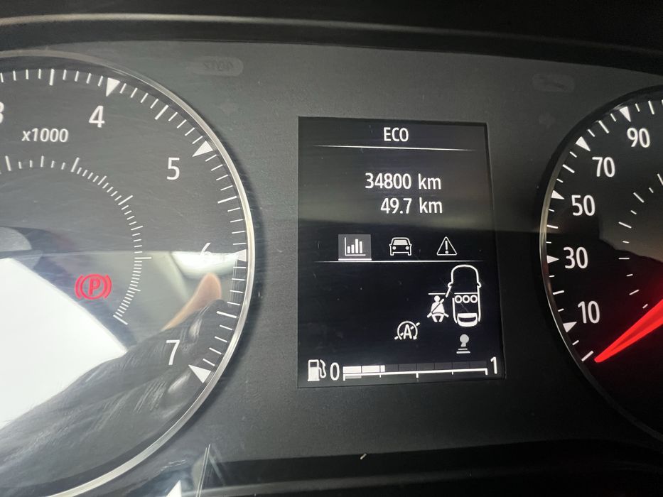 Logan 2022  35 000 km