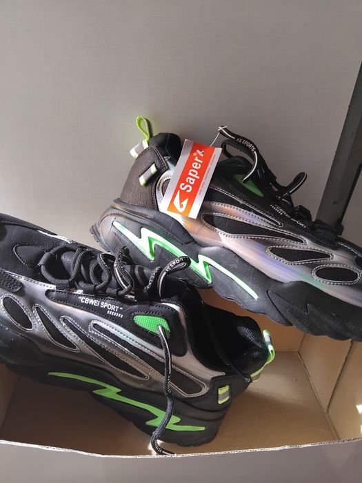Adidași bărbați 44 Saper. NOI CU ETICHETA.