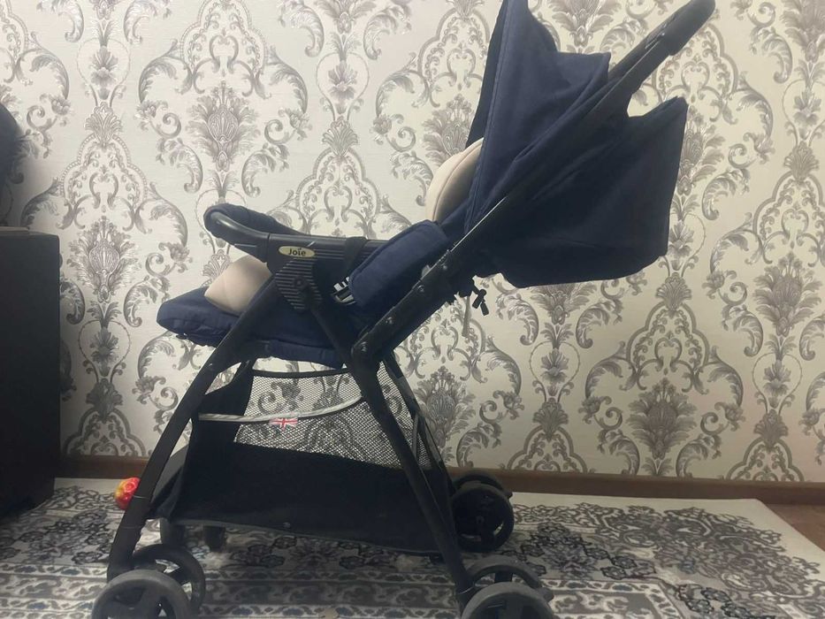 Joie Signature Stroller in Excellent Condition