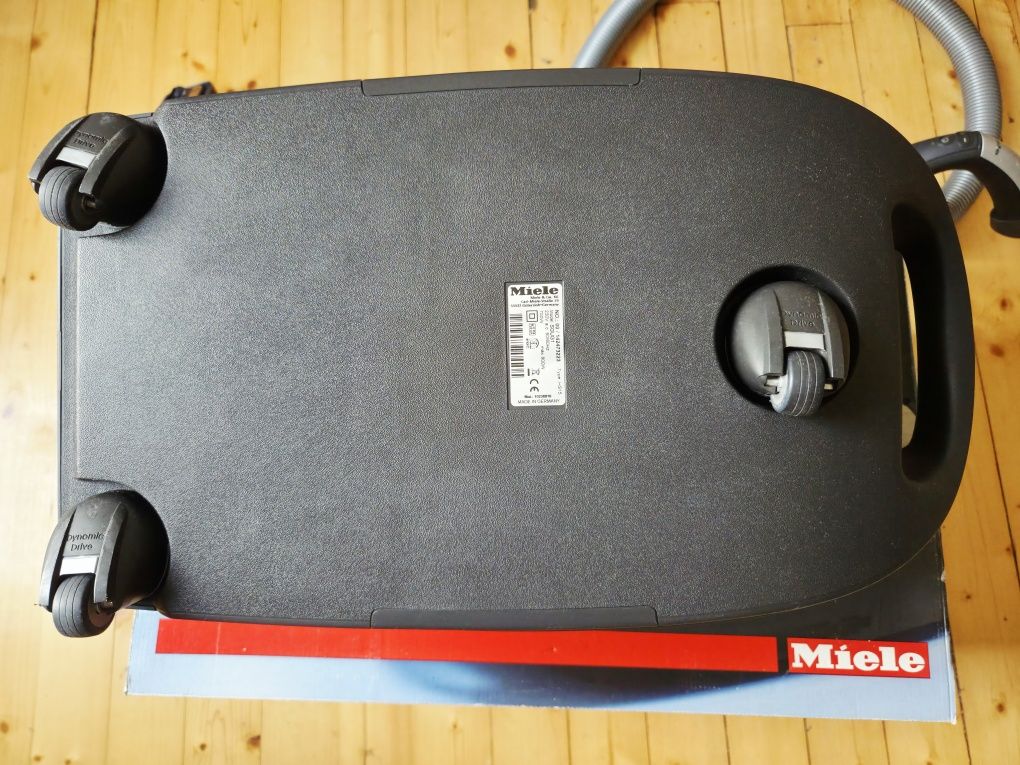 Miele Complete C3 Comfort Boost EcoLine прахосмукачка