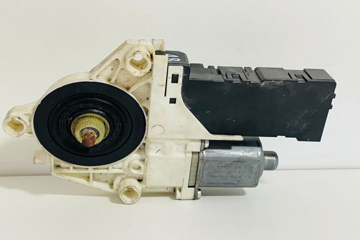 Motoras macara  geam dreapta fata 1137328125 Peugeot 407 prima genera