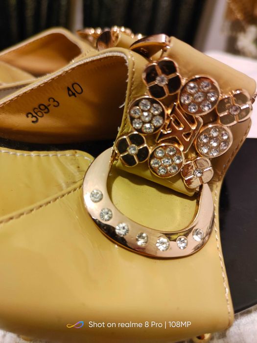 Papuci, saboti Louis Vuitton 38