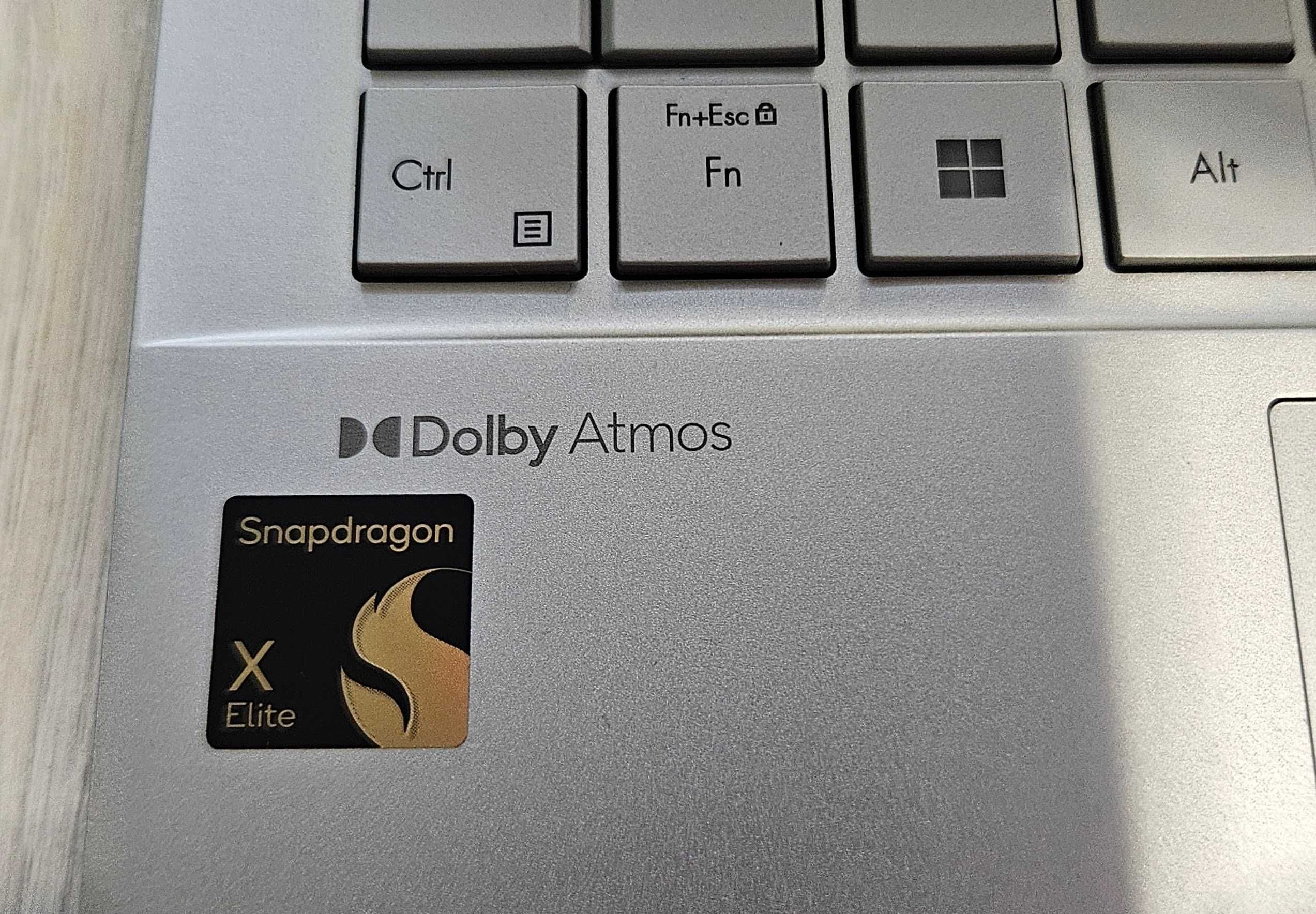 Asus Vivobook S 15 , 16Gb, 1Tb, 15,6" Oled ( Snapdragon X Elite )