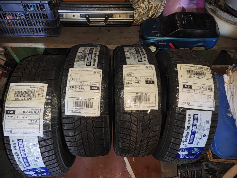 Новые зимние шины 215/60/16