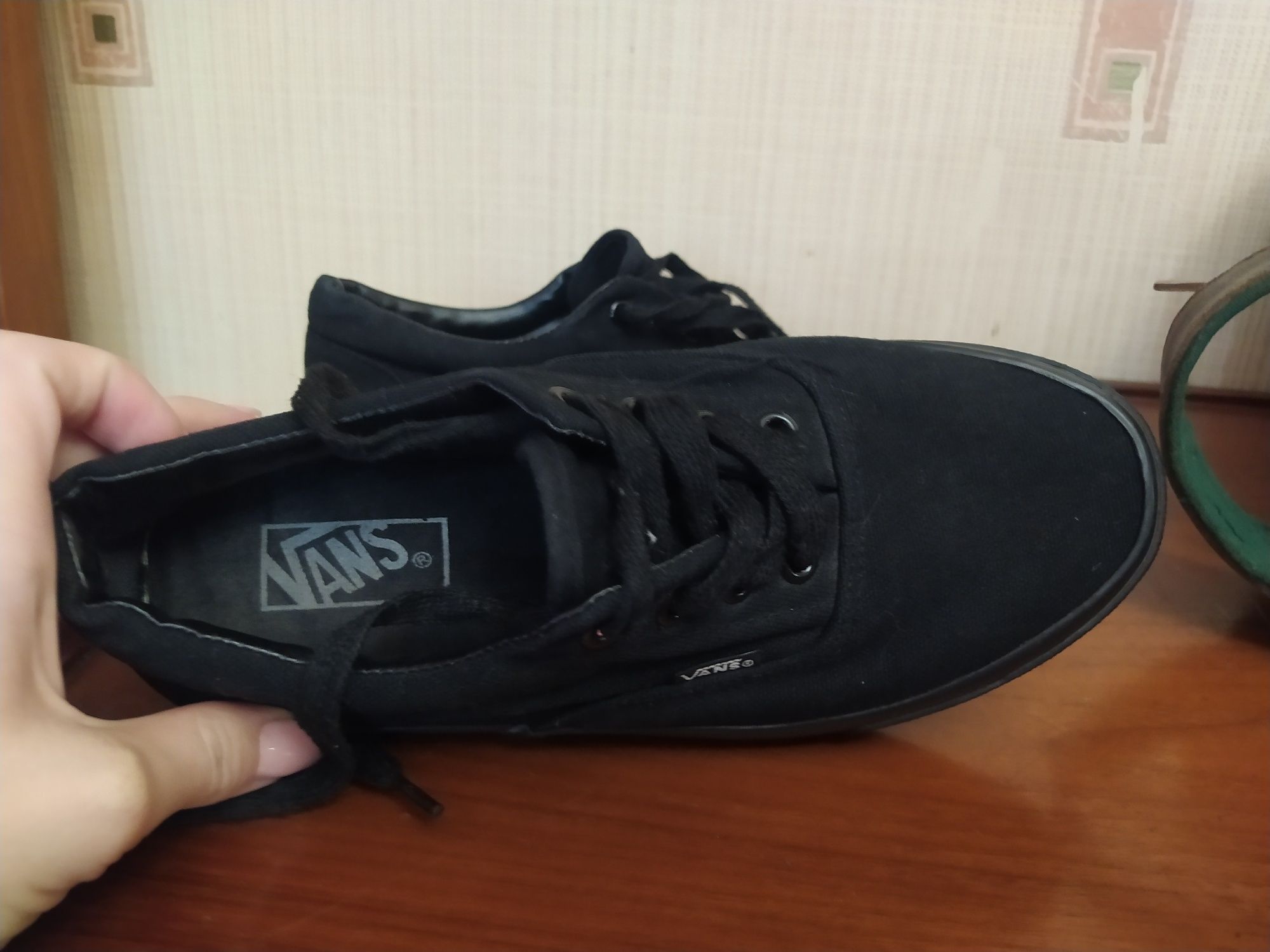 Продаются кроссовки VANS