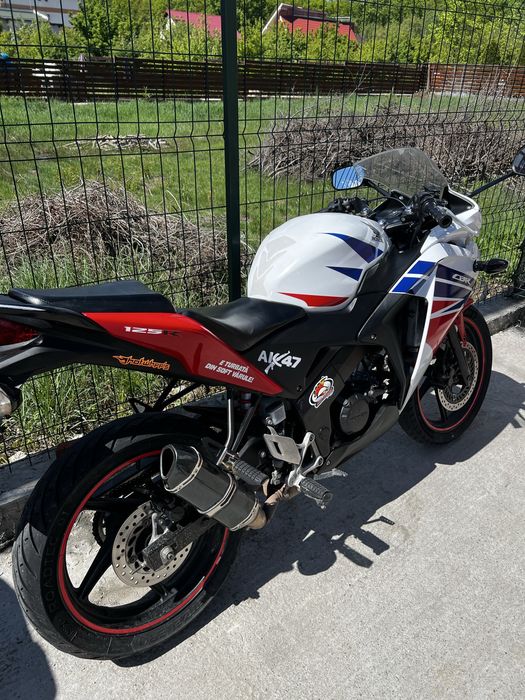 Honda cbr 125R 2016