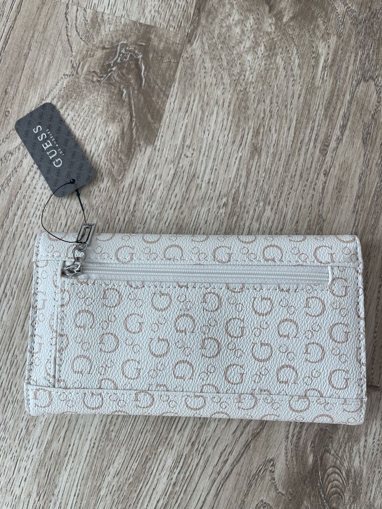 Дамски портфейл Guess