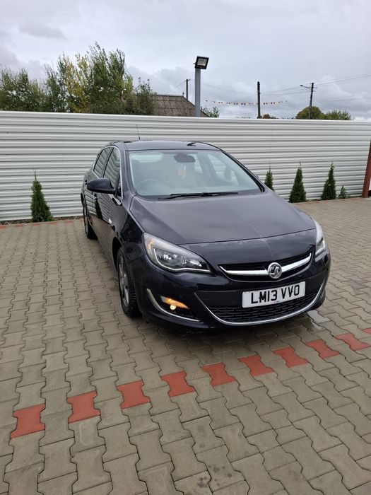 Vând Opel Astra J Facelift