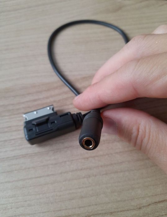 Cablu aux media adaptor jack tata mama iphone apple AMI MMI 2G 3G Plus