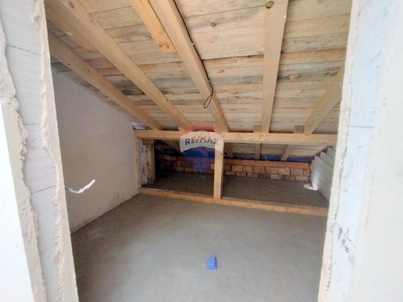 Продава се Многостаен апартамент в Варна, Виница - 237 кв.м за 1055 €/кв.м - Снимка #9