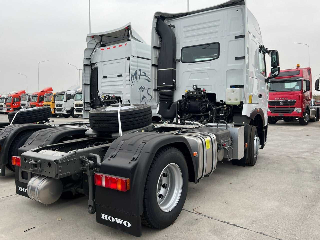 Howo-T7H 480 4x2 Дизель Таййор Пачка